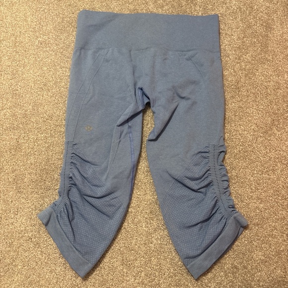 Lululemon compression crops - Picture 1 of 2